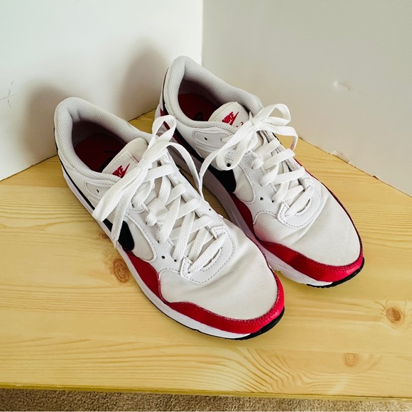 Nike Air Sneakers - Picture 3 of 10